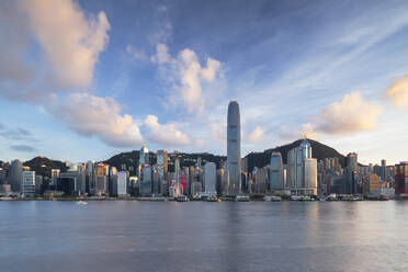 Skyline der Insel Hongkong, Hongkong, China, Asien - RHPLF18230
