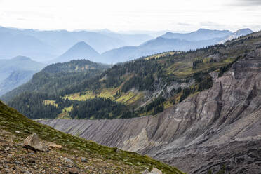 Blick auf den Rückzug des Nisqually-Gletschers vom Skyline Trail, Mount Rainier National Park, Washington State, Vereinigte Staaten von Amerika, Nordamerika - RHPLF18311