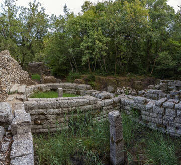 Albanien, Kreis Vlore, Butrint, Überreste der alten römischen Stadt - MAMF01397