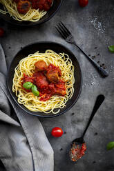 Bowl of spaghetti with vegetarian polpette and basil - LVF09080