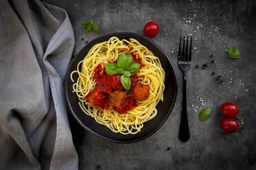 Bowl of spaghetti with vegetarian polpette and basil - LVF09082