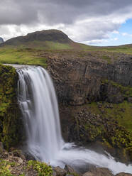 Langzeitbelichtung des Svodufoss-Wasserfalls, Island - LAF02598
