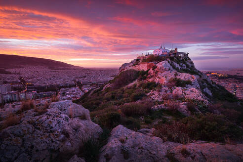 Morgendlicher Blick auf Athen von einem der Gipfel des Lycabettus-Hügels. - CAVF90678