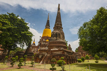 Pagode im Wat Yai Chaimongkol-Tempel in Ayutthaya - CAVF91025