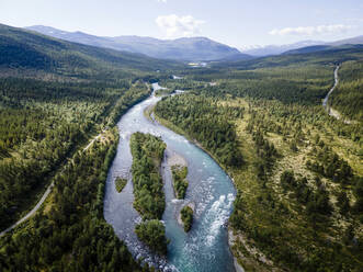 Fluss, der durch den Jotunheimen-Nationalpark fließt, Norwegen - MALF00323
