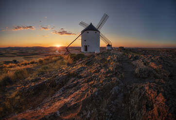 The castle and the windmills are Consuegra's - CAVF91230