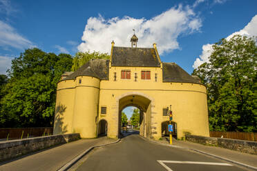 Ezelpoort (Eselstor), befestigtes Tor, Brügge, Westflandern, Belgien, Europa - RHPLF18395