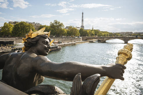 Pont Alexandre III und Fluss Seine, Paris, Ile-de-France, Frankreich, Europa - RHPLF18420