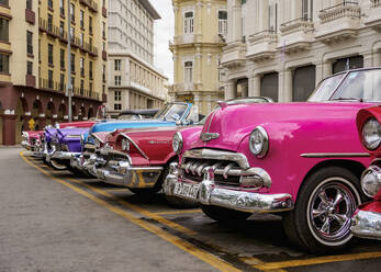 Vintage cars at Central Park, Havana, La Habana Province, Cuba, West Indies, Central America - RHPLF18463