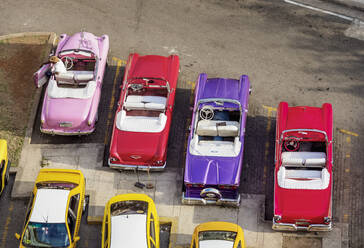 Oldtimer im Central Park, Blick von oben, Havanna, Provinz La Habana, Kuba, Westindien, Mittelamerika - RHPLF18475