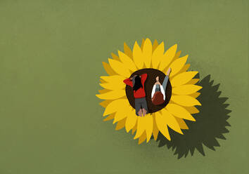 Teenager-Mädchen entspannen sich auf einer großen Sonnenblume auf grünem Hintergrund - FSIF05375