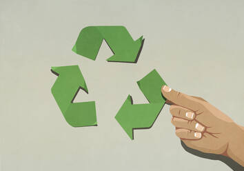 Handmontage von Pfeilen mit grünem Recycling-Symbol - FSIF05487