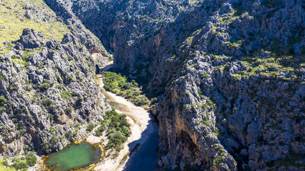 Blick auf die Schlucht Torrent De Pareis, Malloraca, Sierra De Tramuntana, Balearische Inseln, Spanien - AMF08823