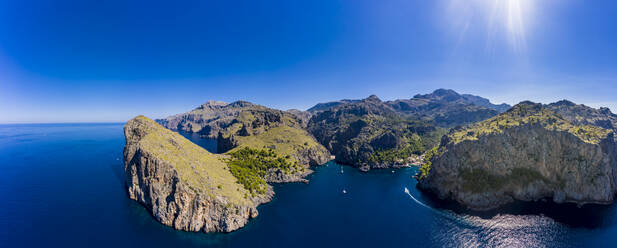 Landschaftliche Ansicht von Mallorca, Torrent De Pareis, Sierra De Tramuntana, Balearen, Spanien gegen klaren Himmel - AMF08830