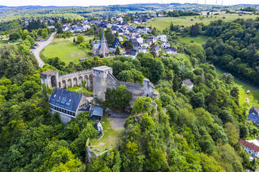 Luftaufnahme von Burg Hohenstein, Bad Schwalbach, Rheingau-Taunus-Kreis, Hessen, Deutschland - AMF08857