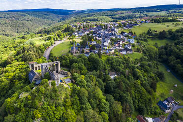 Blick auf die Burg Hohenstein, Bad Schwalbach, Rheingau-Taunus-Kreis, Hessen, Deutschland - AMF08864