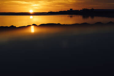 Seeufer bei stimmungsvollem Sonnenuntergang - JMPF00742