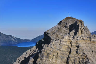 Schottelkarspitze mit Walchensee im Hintergrund - MRF02396