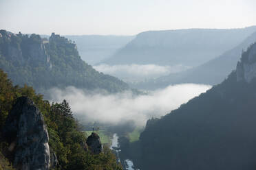 Landschaftsbild des Donautals bei Beuron, Schwäbische Alb, Deutschland - FDF00333