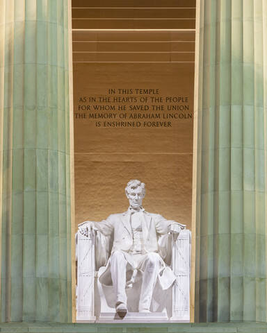USA, Washington DC, Statue of Abraham Lincoln inside Lincoln Memorial stock photo