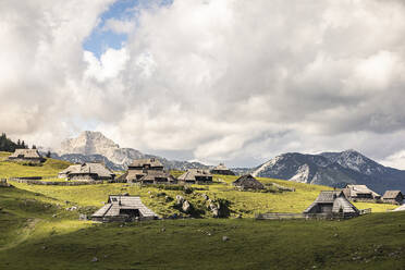 Alpine settlement with shepherds houses - MSUF00436