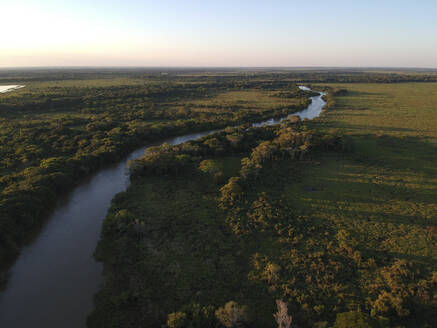 Luftaufnahme von Rio Cuiaba, Pantanal, Mato Grosso, Brasilien, Südamerika - RHPLF18586