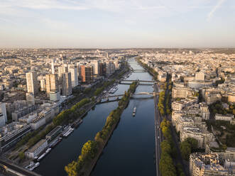 Fluss Seine in der Morgendämmerung, Paris, Ile-de-France, Frankreich, Europa - RHPLF18647