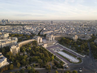 Blick über die Stadt in der Morgendämmerung, Paris, Ile-de-France, Frankreich, Europa - RHPLF18648