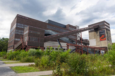 Zollverein Coal Mine Industrial Complex, UNESCO World Heritage Site, Essen, Ruhr, North Rhine-Westphalia, Germany, Europe - RHPLF18801