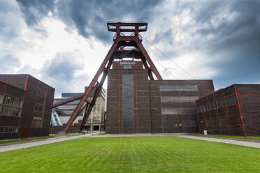 Shaft 12, Zollverein Coal Mine Industrial Complex, UNESCO World Heritage Site, Essen, Ruhr, North Rhine-Westphalia, Germany, Europe - RHPLF18804