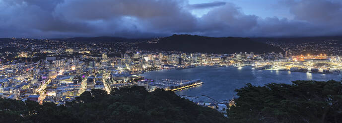 Blick vom Mount Victoria auf die Skyline von Wellington, Wellington, Nordinsel, Neuseeland, Pazifik - RHPLF18898