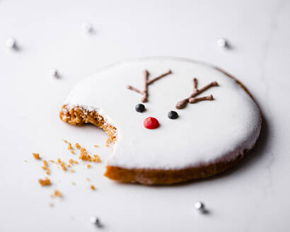 Selbstgemachte Weihnachtsplätzchen mit fehlendem Biss - FLMF00360