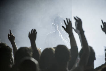 Rock and Roll Live-Gruppe im Nachtclub - ADSF19629