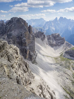 Bergkamm in den Sextner Dolomiten - HUSF00169