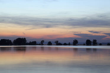 Bodensee in der Abenddämmerung - JTF01771