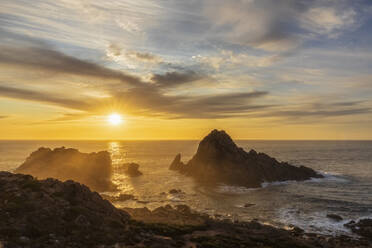 Sugarloaf Rock bei stimmungsvollem Sonnenuntergang, Cape Naturaliste, Australien - FOF11867
