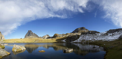 Midi Dossau Peak reflected in Casterau lake. Ayous Lakes area in Ossau Valley, Pyrenees in France. - CAVF91633