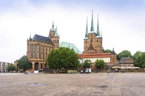 Deutschland, Erfurt, Domplatz mit Dom - TAMF02693