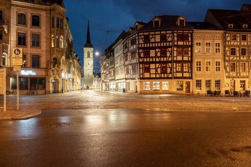 Deutschland, Erfurt, Domplatz bei Nacht - TAMF02711