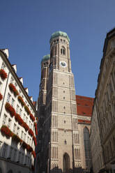 Deutschland, Bayern, München, Turm der Frauenkirche - WIF04384