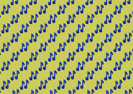 Muster aus blauen Origami-Noten auf gelbem Hintergrund - KNTF06150