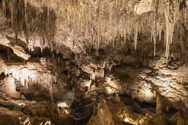 Felsformationen in der Ngilgi-Höhle - FOF11927