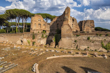 Italien, Rom, Palatinhügel, Hippodrom des Domitian oder Stadio Palatino, antikes römisches Stadion - ABOF00611