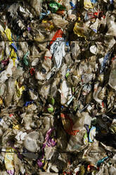 Compressed bundle of plastic recycling - FSIF05537
