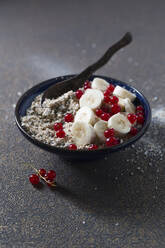 Buckwheat groats with currants and banana - MYF02322