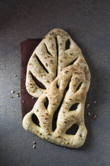 Fougasse mit Erdnuss, Salz und Rosmarin - MYF02323