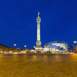 France, Ile-de-France, Paris, July Column at empty Place de la Bastille at dusk - AHF00267