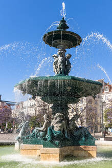 Portugal, Lissabon, Rossio, Springbrunnen auf dem Praca Dom Pedro IV - EGBF00606