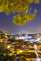 Portugal, Lisbon, Miradouro da Graca, View of city with Ponte 25 de Abril at night - EGBF00623