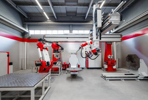 Automatische Industrieroboter für das Schweißen in der Fabrik - DIGF14326